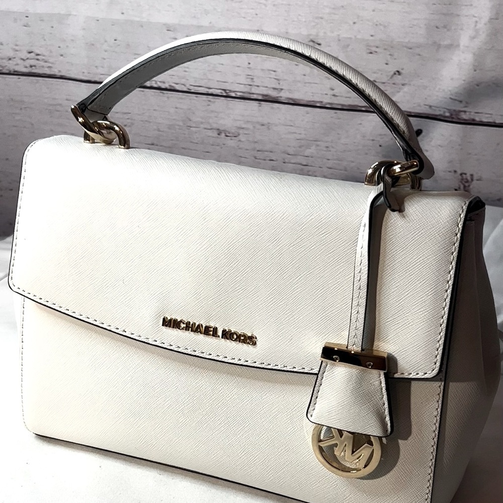 New without tags white Micheal Kors hand bag